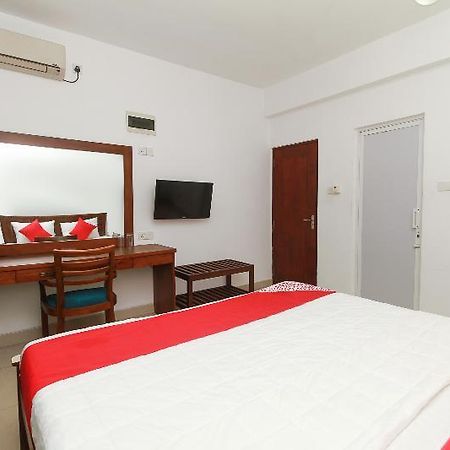 Oyo 126 Reliance Hotel Коломбо Екстериор снимка