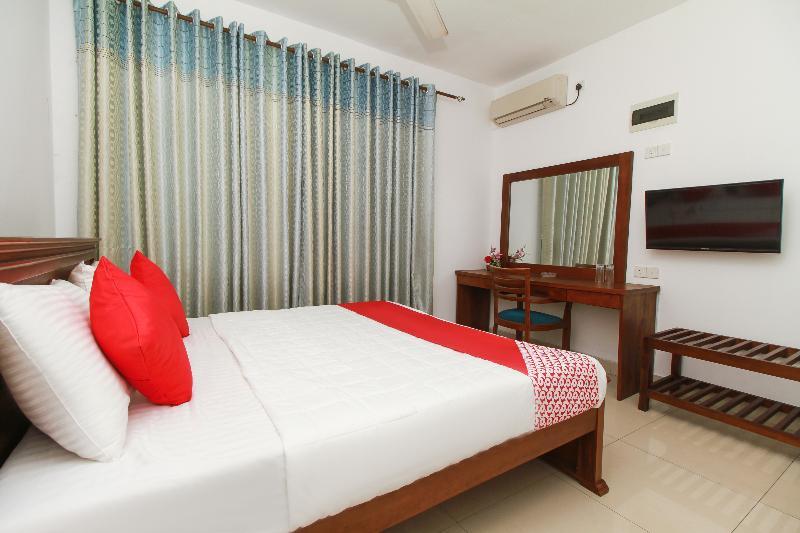 Oyo 126 Reliance Hotel Коломбо Екстериор снимка
